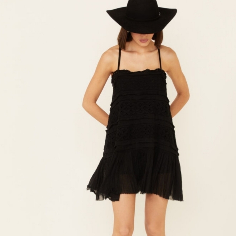 🌸 Free People |‎ Strap Lace Mini Dress